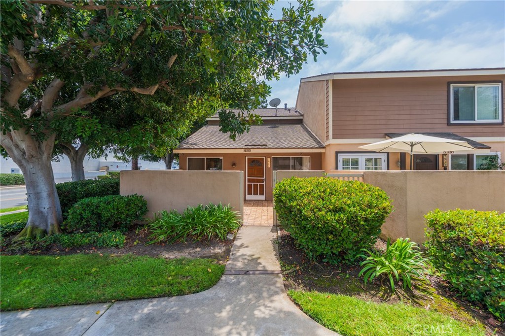 Charming Huntington Beach Townhome with Attached 2-Car Garage – Just Minutes from the Ocean!
Welcome to coastal living in this beautifully updated 2-story townhouse nestled in the heart of Huntington Beach! Featuring 2 spacious bedrooms, 1.5 bathrooms, and a rare attached 2-car garage, this home offers comfort, convenience, and beachside charm.
Step inside to discover fresh new paint and plush new carpet throughout. The bright and airy floor plan is perfect for relaxing or entertaining, with a cozy living area and a sliding door that opens to your private patio—ideal for morning coffee, BBQs, or soaking up the sun.
Enjoy low HOA dues, making it easy to take advantage of the community without breaking the bank. The prime location lets you ride your bike to the beach, and you're just minutes from world-famous Huntington Beach Pier, Pacific City, top-rated schools, parks, dining, and vibrant local shops.
Huntington Beach, also known as Surf City USA, is celebrated for its laid-back lifestyle, stunning sunsets, year-round events, and miles of sandy shoreline—all just a short pedal away.
Don’t miss this incredible opportunity to own a piece of paradise in one of Southern California’s most desirable coastal cities. Perfect as a primary residence, beach getaway, or investment!