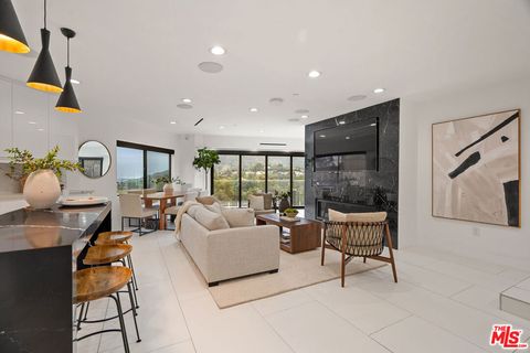 Photo of 7141 Woodrow Wilson Drive, Los Angeles, CA 90068 (MLS # 26673779)