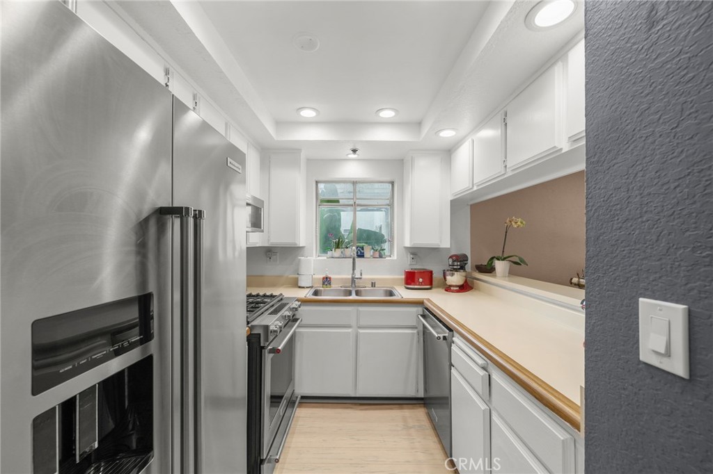 1100 Euclid Avenue 210