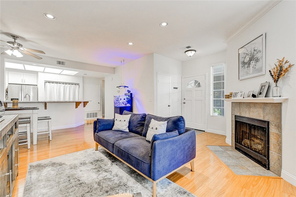 10401 Garden Grove 53