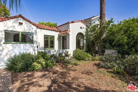 Photo of 3147 Glenmanor Place, Los Angeles, CA 90039 (MLS # 26694027)