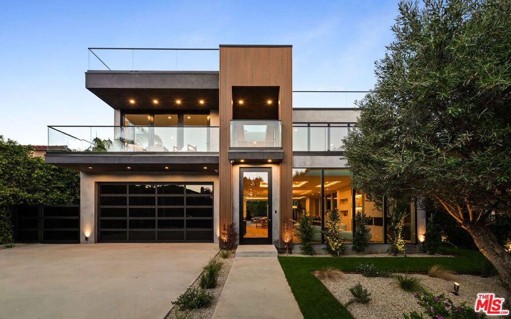 Photo of 615 23rd Street, Santa Monica, CA 90402 (MLS # 25589033)