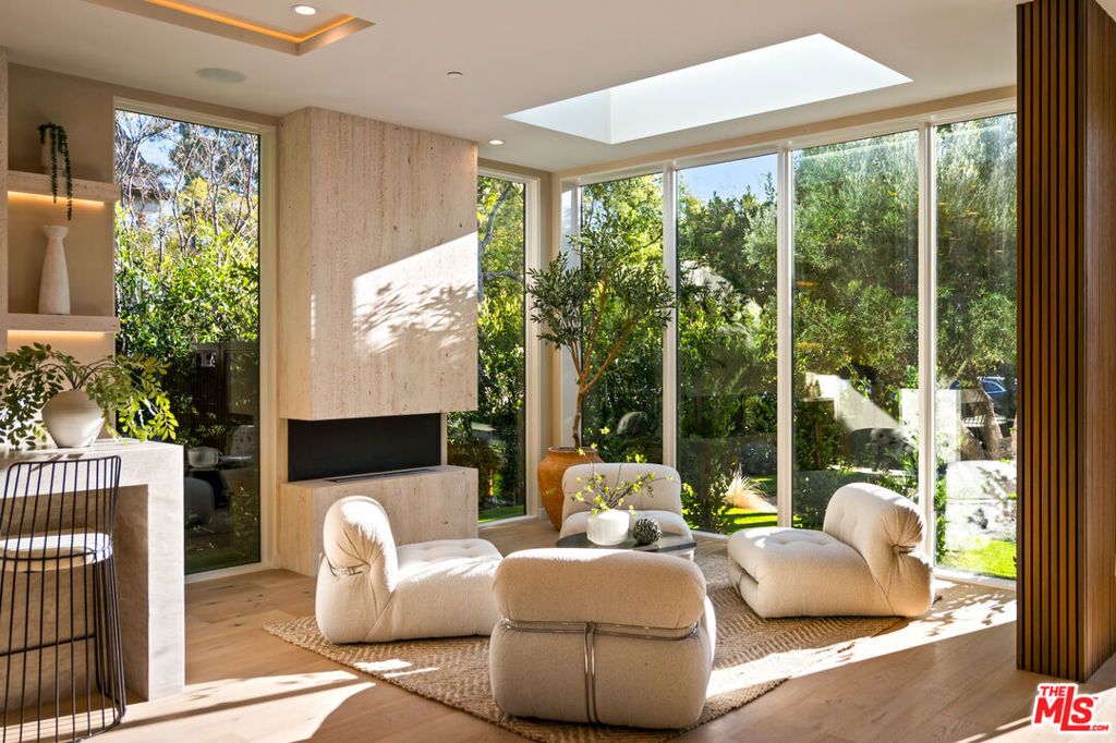 Photo of 615 23rd Street, Santa Monica, CA 90402 (MLS # 25589033)