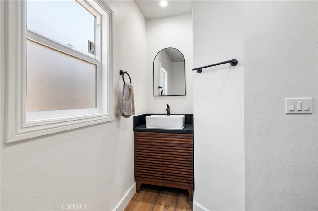 Los Angeles, California 90044, United States, 4 Bedrooms Bedrooms, ,2 BathroomsBathrooms,Residential,Active,173088