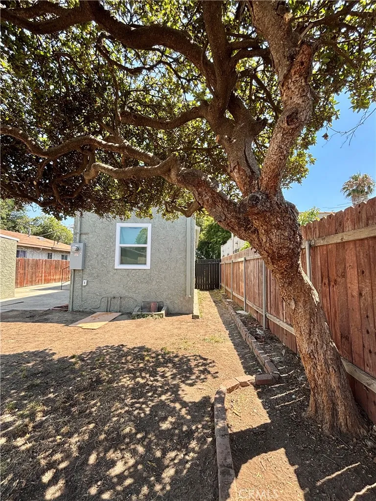 Los Angeles, California 90044, United States, 4 Bedrooms Bedrooms, ,2 BathroomsBathrooms,Residential,Active,173088