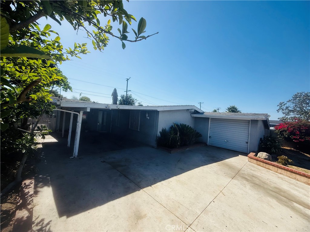 Investor Special or Dream Renovation Opportunity!
Welcome to 11791 Nearing Drive, located by Chapman and Dale , Anaheim. This 4-bedroom, 2-bathroom single-family home sits on a spacious lot in a quiet, established neighborhood. With almost 1,200 square feet of potential, this property is perfect for investors, flippers, or buyers ready to bring their vision to life.
The home offers solid bones, a functional layout, and a large backyard ideal for entertaining. The driveway offers ample parking, and the attached garage adds even more value.
Yes, it needs work, but that’s your opportunity. Whether you’re looking to customize your forever home or capitalize on a promising investment, this property is priced to sell as-is and won't last long.
Don’t miss out on this chance to build equity in one of Orange County’s most vibrant communities, close to schools, parks, shopping, and freeways.
Bring your toolbox and imagination, this is the fixer you've been waiting for!
