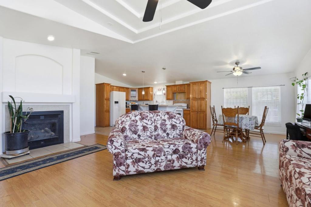 500 W 10th Street