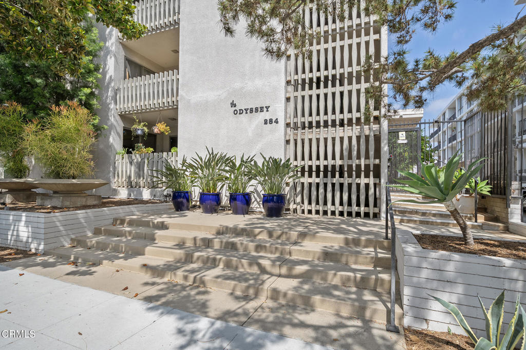 284 S Madison Avenue 401
