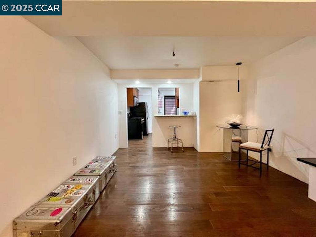 TWIN PEAKS - Residential Lease