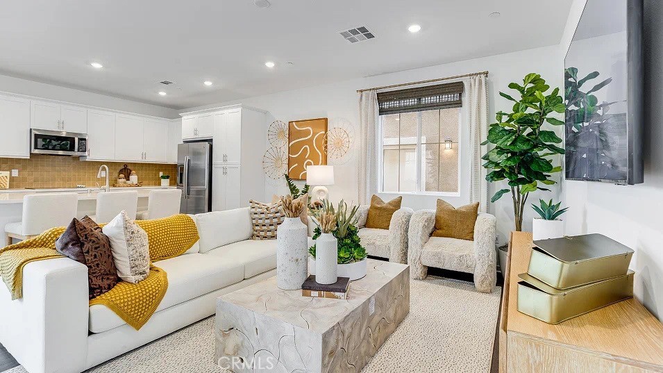 1360 Thunderbolt Lane