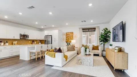 MLS: SW26082798