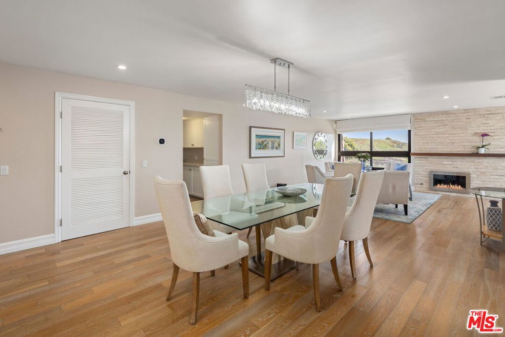 8828 Pershing Drive 313