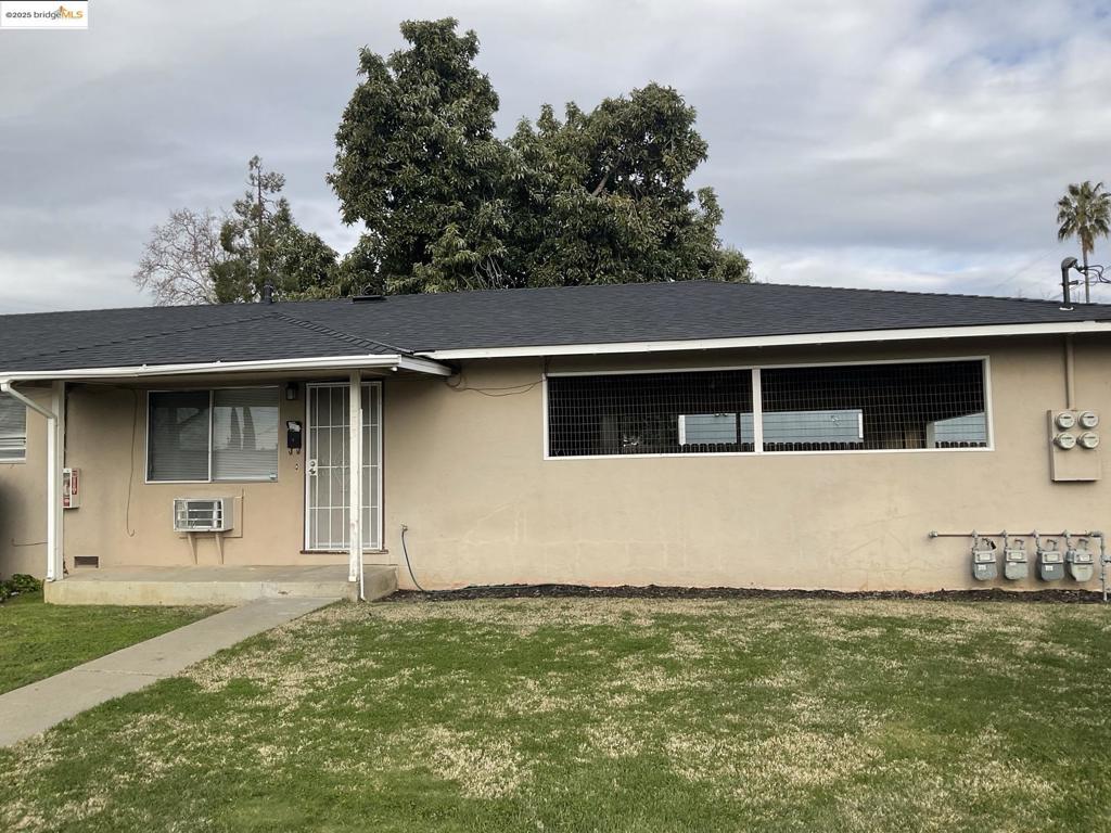 Nice 2-bedroom, 1-bath unit walking distance to downtown Brentwood. Quaint kitchen, family room at entry. Pets upon approval. Must have Housing Authority Voucher. NO Evictions. 2.5X income needed. $55 application fee per adult, 18 years or older. Rent $2,545.00. Deposit $2,545.00.