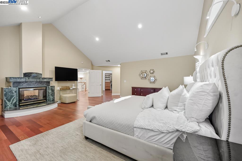 MONTCLAIR - Residential