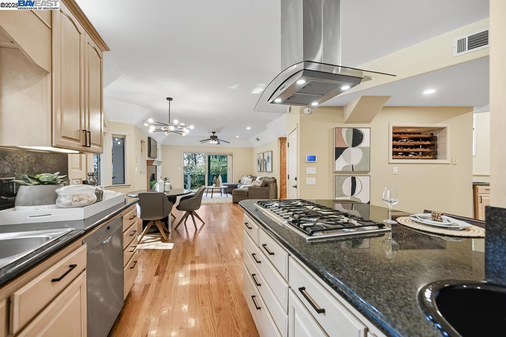 MONTCLAIR - Residential