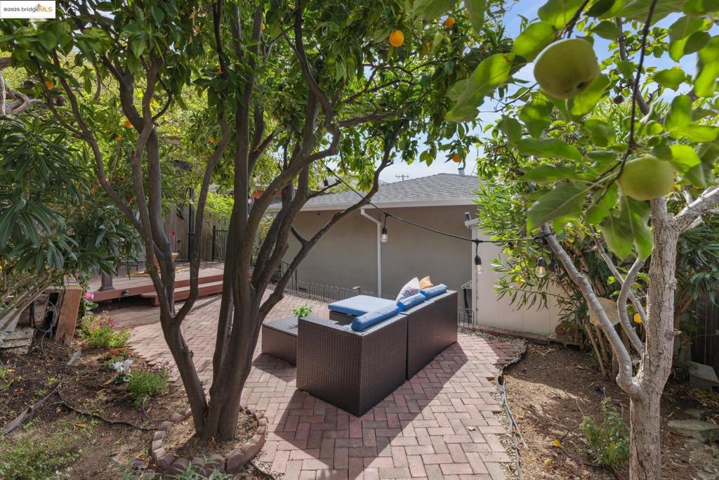 SAN LEANDRO HLLS - Residential