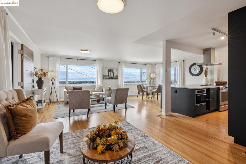 SAN LEANDRO HLLS - Residential