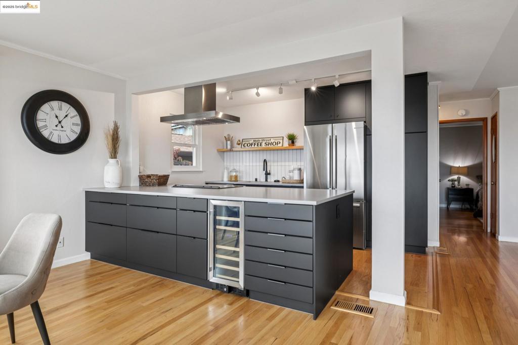 SAN LEANDRO HLLS - Residential