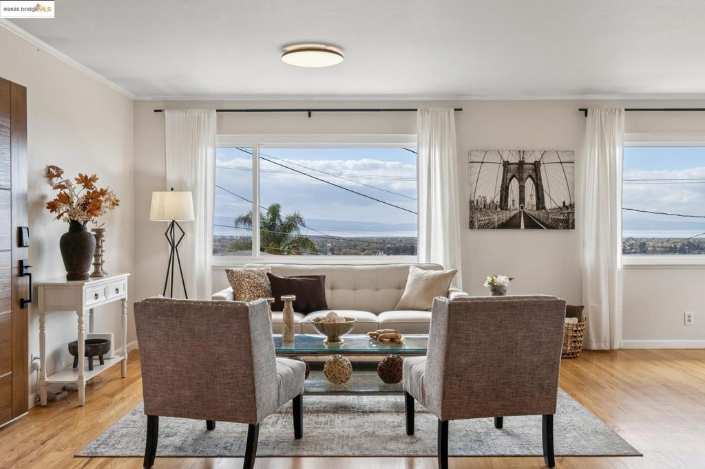 SAN LEANDRO HLLS - Residential