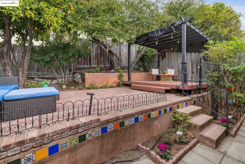 SAN LEANDRO HLLS - Residential