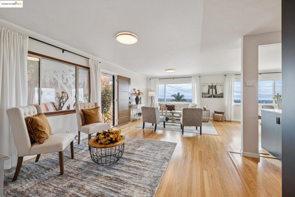 SAN LEANDRO HLLS - Residential