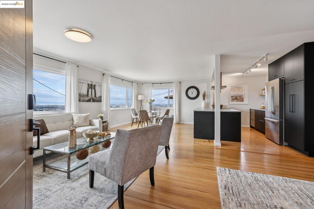 SAN LEANDRO HLLS - Residential