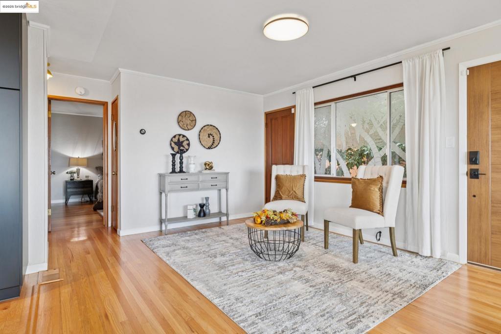 SAN LEANDRO HLLS - Residential