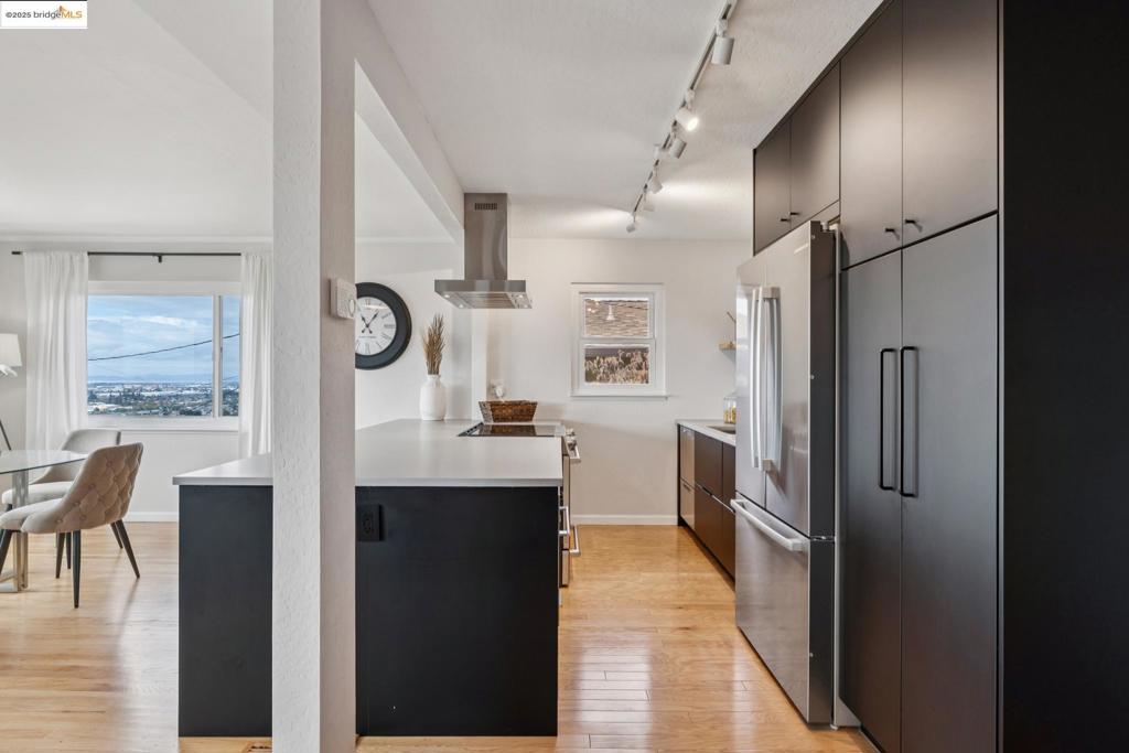 SAN LEANDRO HLLS - Residential
