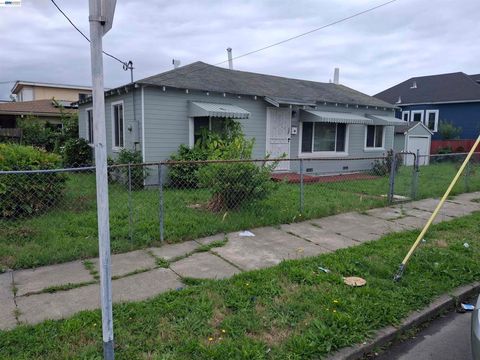 Photo of 800 S 45Th St ST, Richmond, CA 94804 (MLS # 41134066)