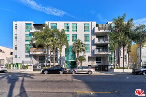 Photo of 332 S Oxford Avenue #106, Los Angeles, CA 90020 (MLS # 25618533)
