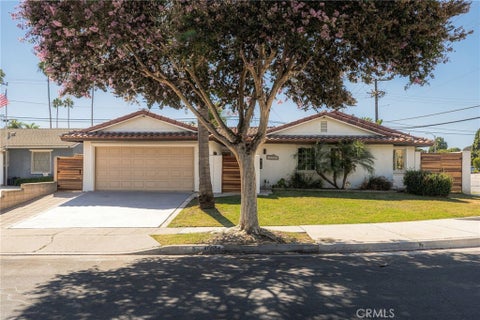 Photo of 18001 Gulf LN, Huntington Beach, CA 92646 (MLS # OC26194233)