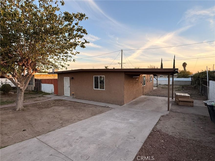 Truly turnkey  move in conditions all appliances included gas range, microwave, dishwasher, fridge and washer and dryer inside.
Fully remodeled, new kitchen, bathroom, mini Split System on every room and family room, Water Proof Flooring, all windows replaced, fresh paint in and out. Must see