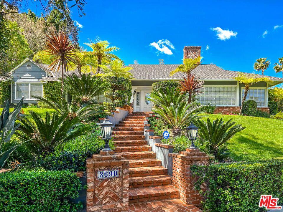 3690 Crownridge Drive