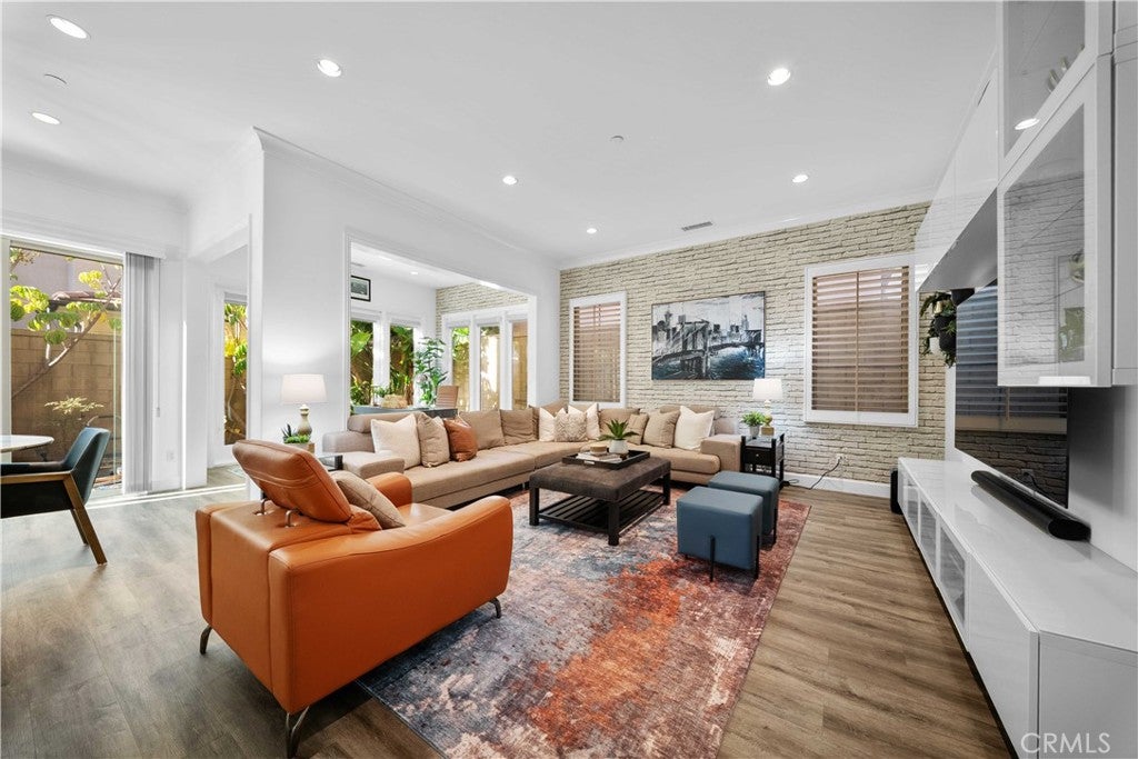 59 Acorn Glen