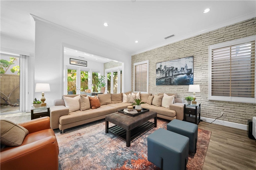 59 Acorn Glen