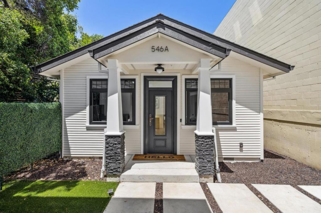 546 Oxford Avenue