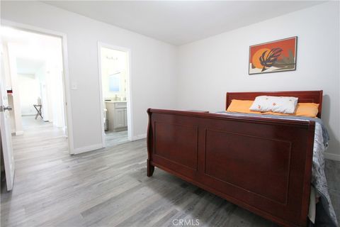 Tiny photo for 4822 Live Oak St ST, Cudahy, CA 90201 (MLS # DW26152463)