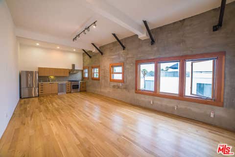 Photo of 8 Brooks Avenue #13, Los Angeles, CA 90291 (MLS # 26874217)