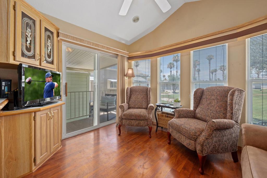 Rancho Casa Blanca - Manufactured In Park