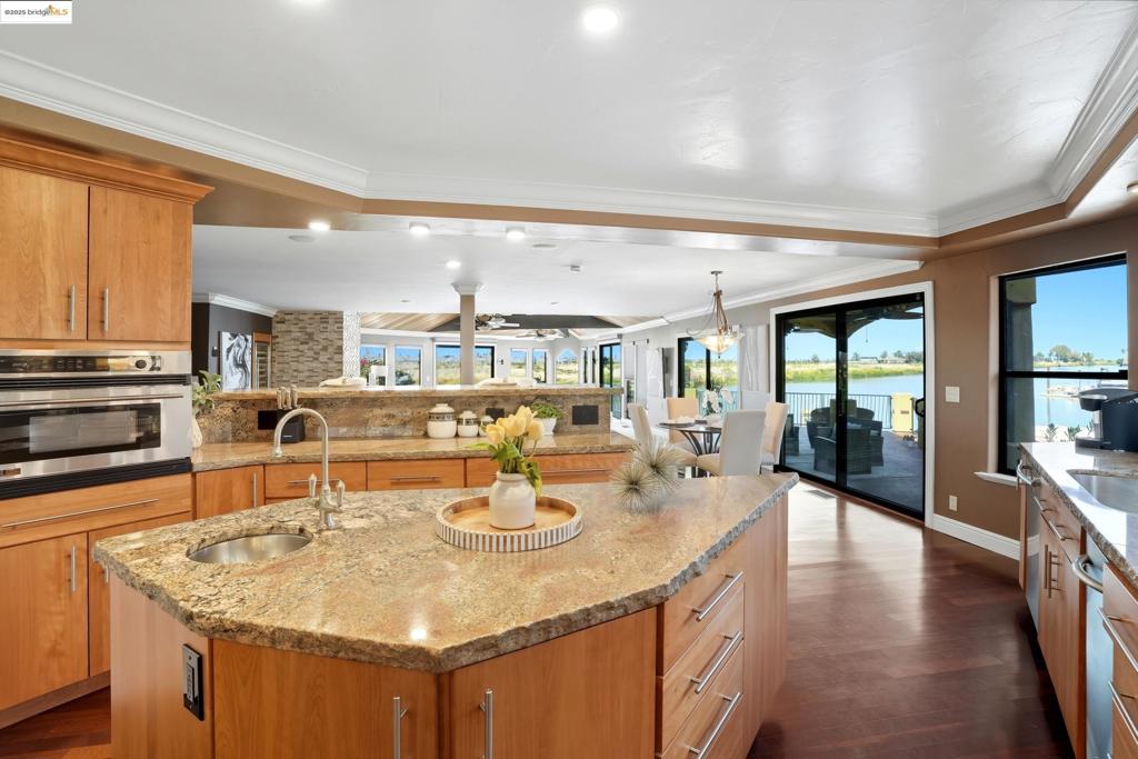 DEEP WATER - Residential