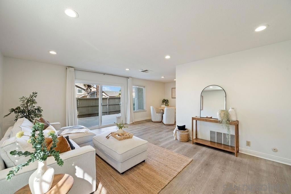 6891 Bear River Row ROW 3, San Diego CA 92139