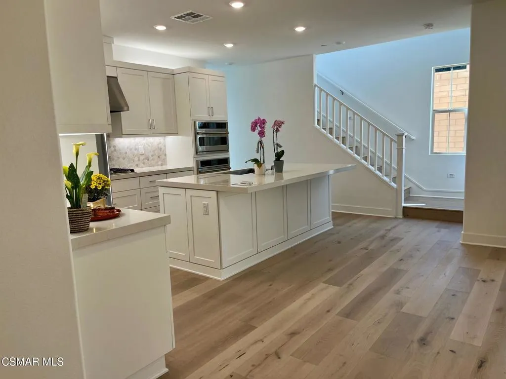 Camarillo, California 93010, United States, 4 Bedrooms Bedrooms, ,3 BathroomsBathrooms,Residential,Active,233480