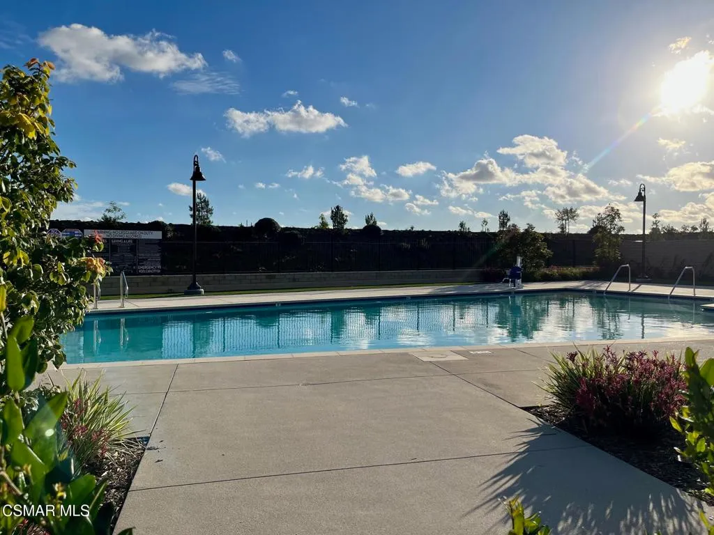 Camarillo, California 93010, United States, 4 Bedrooms Bedrooms, ,3 BathroomsBathrooms,Residential,Active,233480