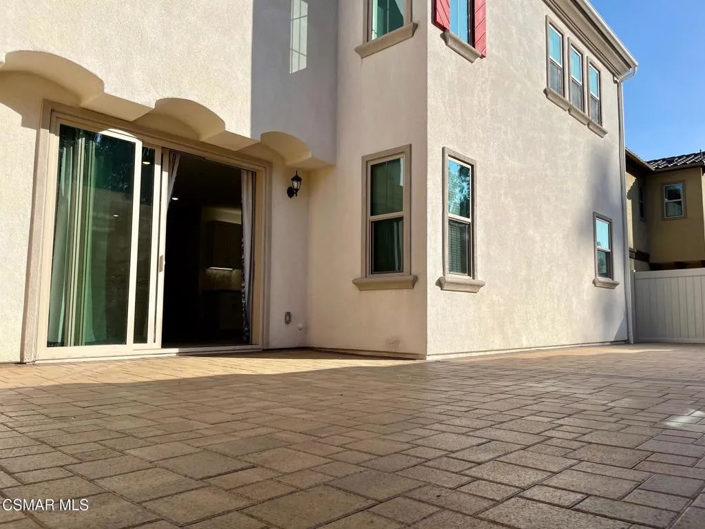 Camarillo, California 93010, United States, 4 Bedrooms Bedrooms, ,3 BathroomsBathrooms,Residential,Active,233480