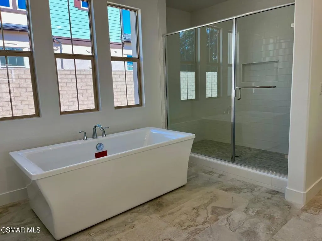 Camarillo, California 93010, United States, 4 Bedrooms Bedrooms, ,3 BathroomsBathrooms,Residential,Active,233480