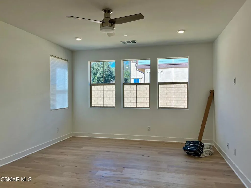 Camarillo, California 93010, United States, 4 Bedrooms Bedrooms, ,3 BathroomsBathrooms,Residential,Active,233480