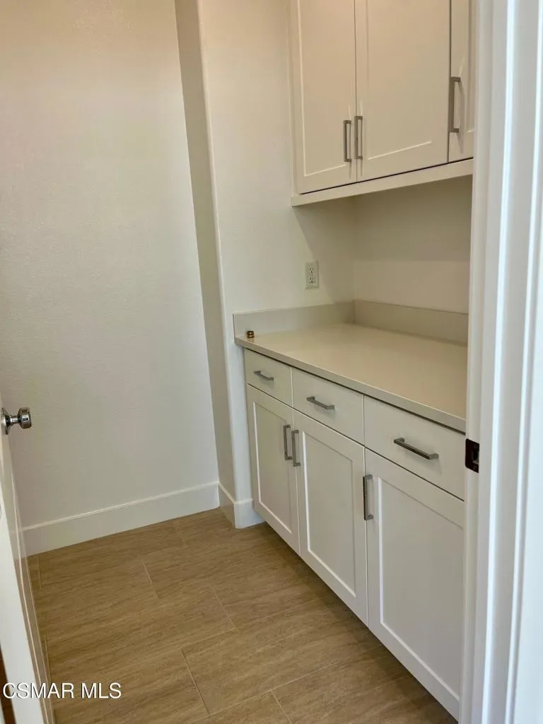 Camarillo, California 93010, United States, 4 Bedrooms Bedrooms, ,3 BathroomsBathrooms,Residential,Active,233480