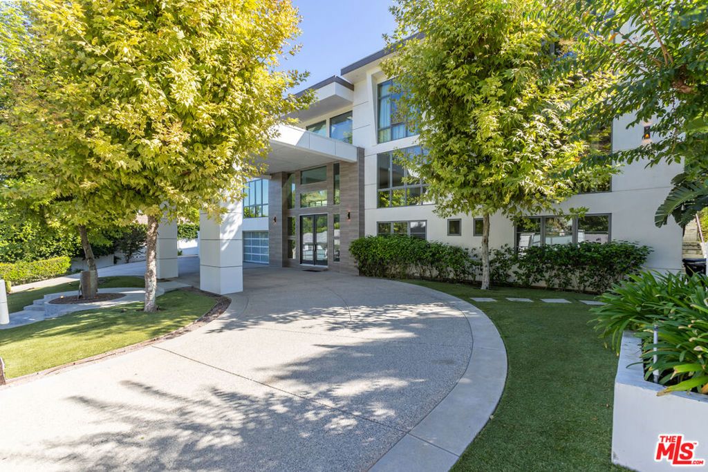 Photo of 4230 Valley Meadow Road, Encino, CA 91436 (MLS # 25613933)