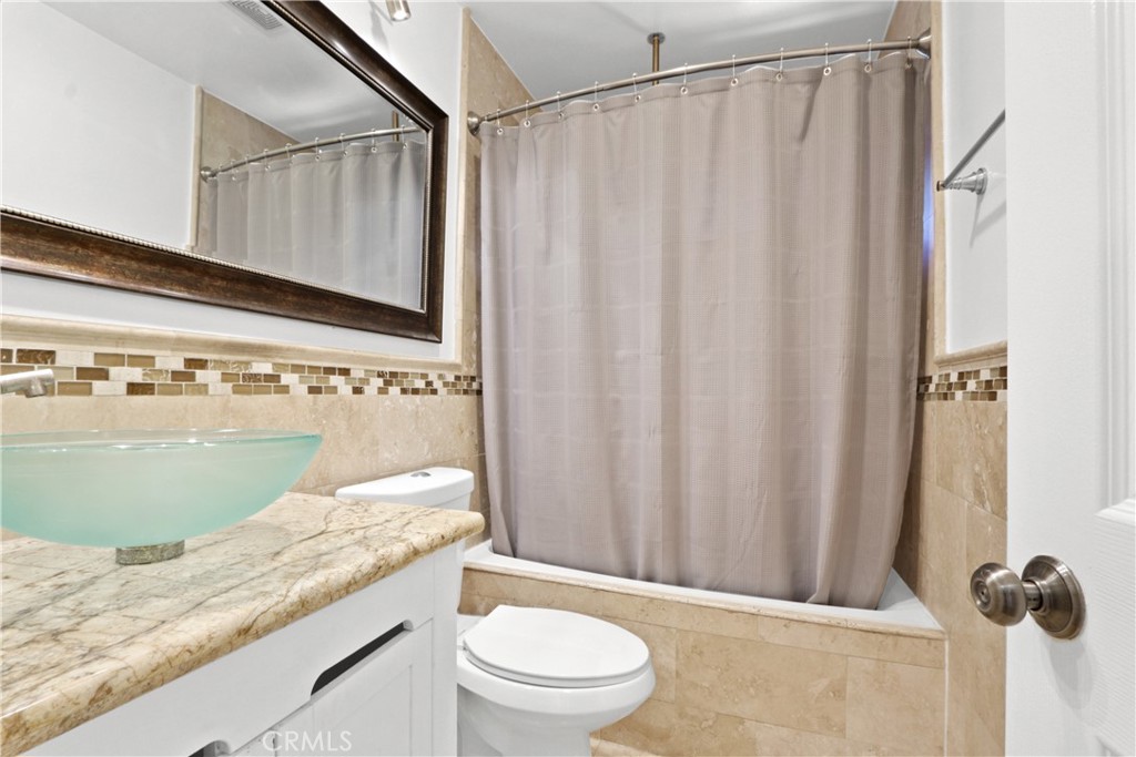 Artcraft Manor (AM) - Residential Lease