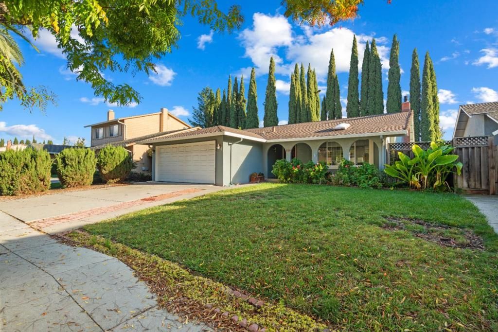 Photo of 326 Springpark Circle, San Jose, CA 95136 (MLS # ML82027974)